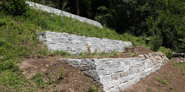 Vue d'ensemble de la réalisation du projet : 3 murs en pierres sèches
